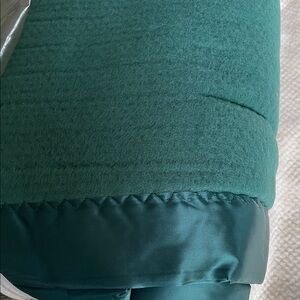 Fieldcrest Hunter soft green Acrylic / satin edge waffle thermal Blanket- rare